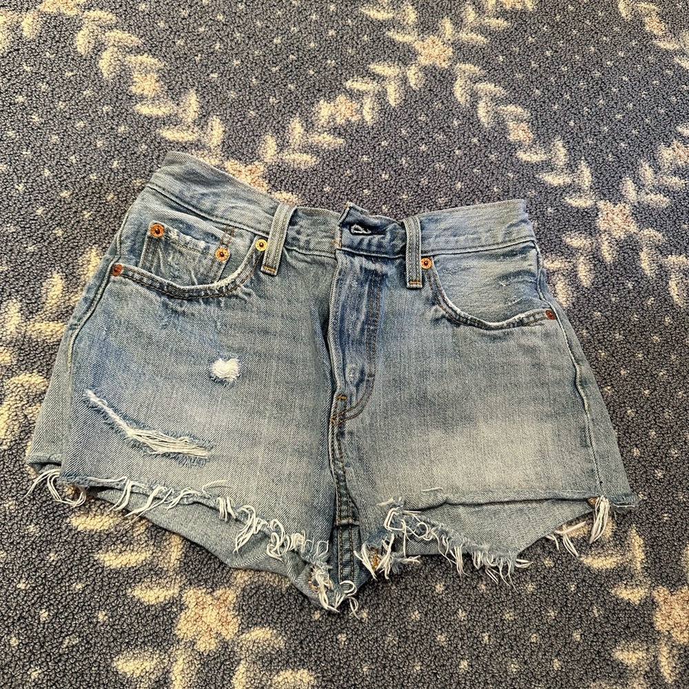 Levi’s Jean shorts in medium blue